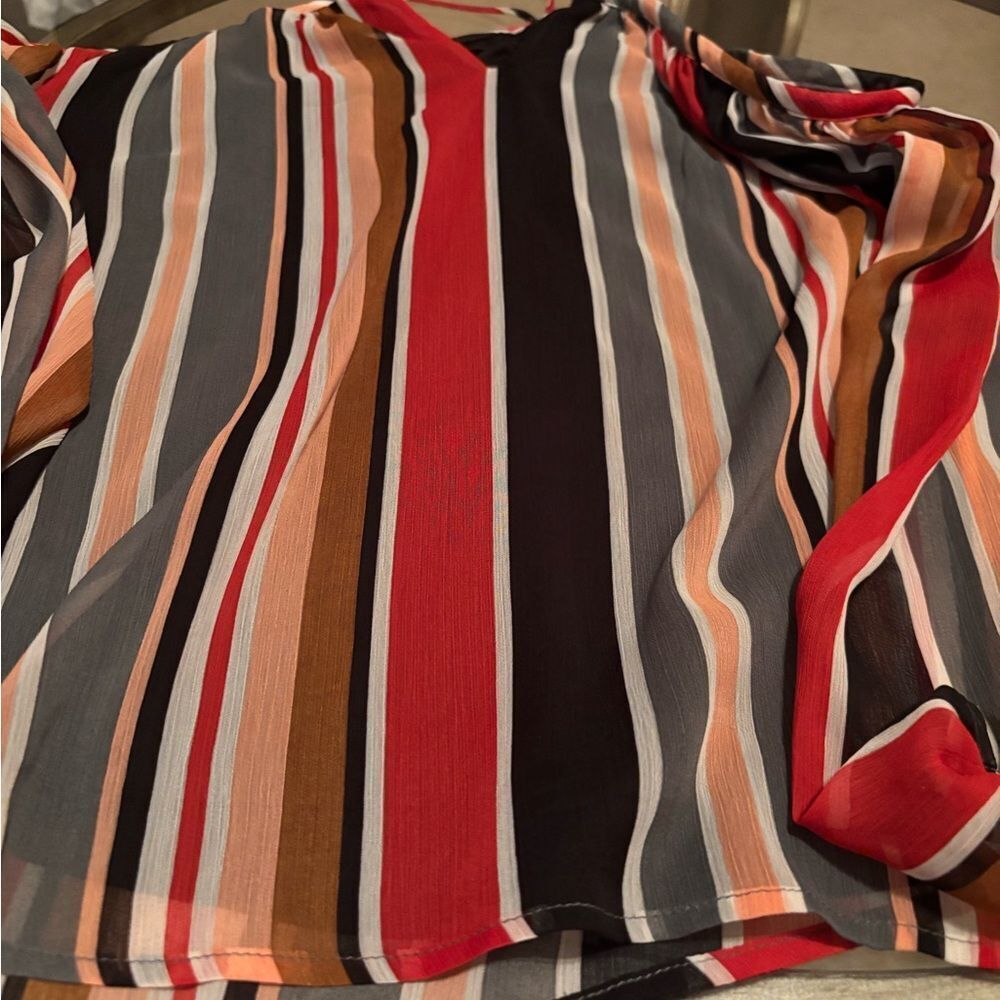 Sandy & Sid Red and Black Long Sleeve Graphic Blouse